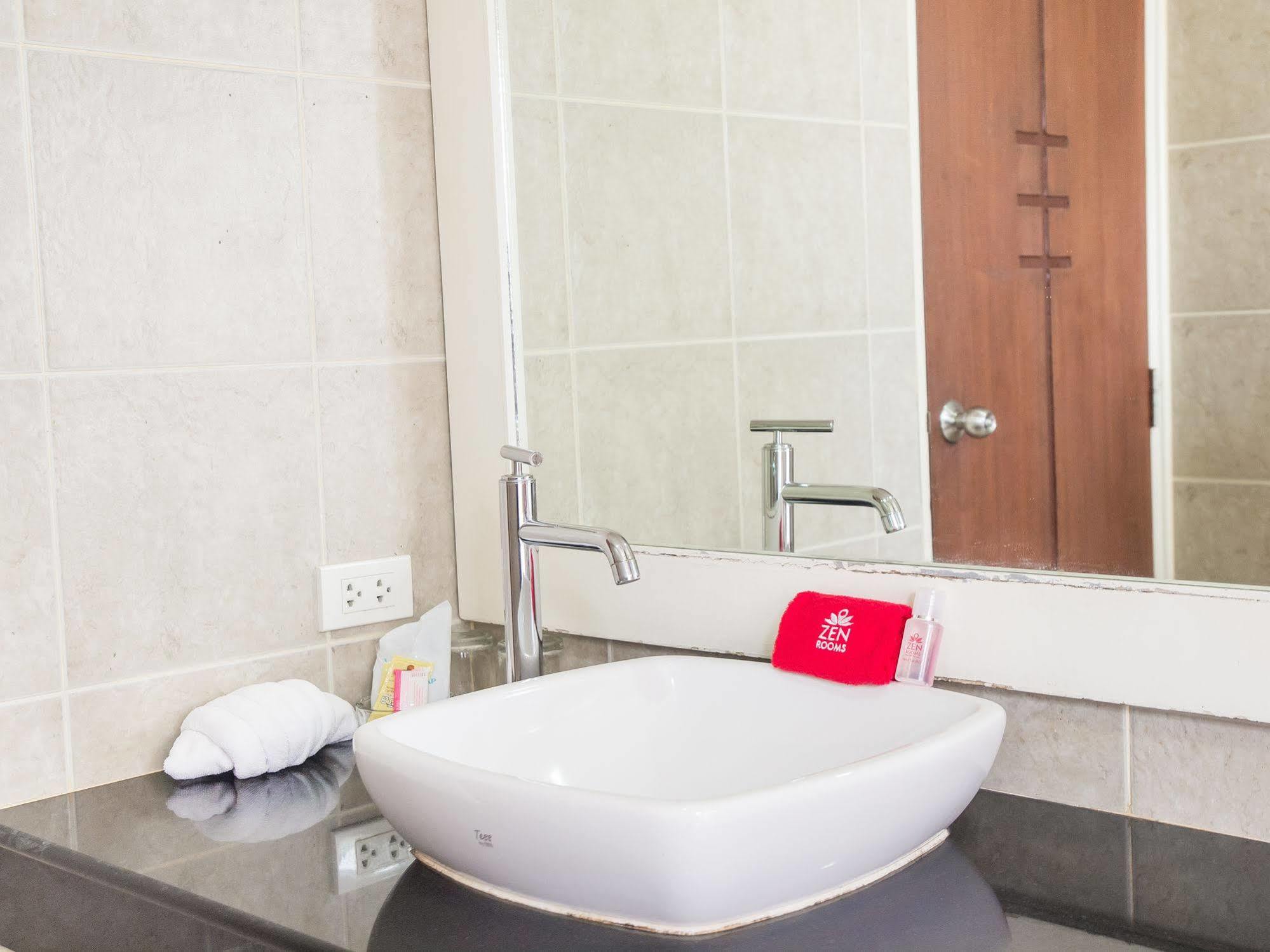 Zen Rooms Chaofa East Road Rawai Екстериор снимка